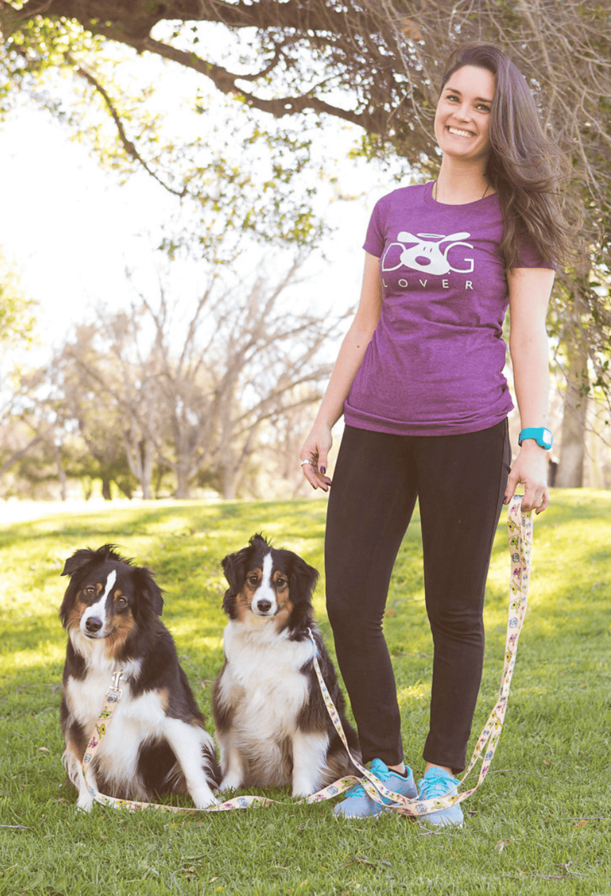 Women’s heathered plum crew-neck T-shirt with white dog logo graphic, short sleeves
