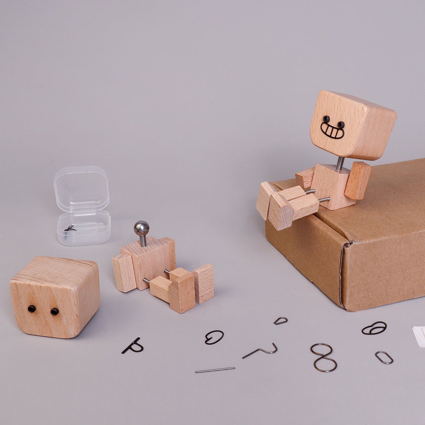 MoodBot Buddy | Wooden Robot with Interchangeable Expressions | Set of 2 - Niksstuff