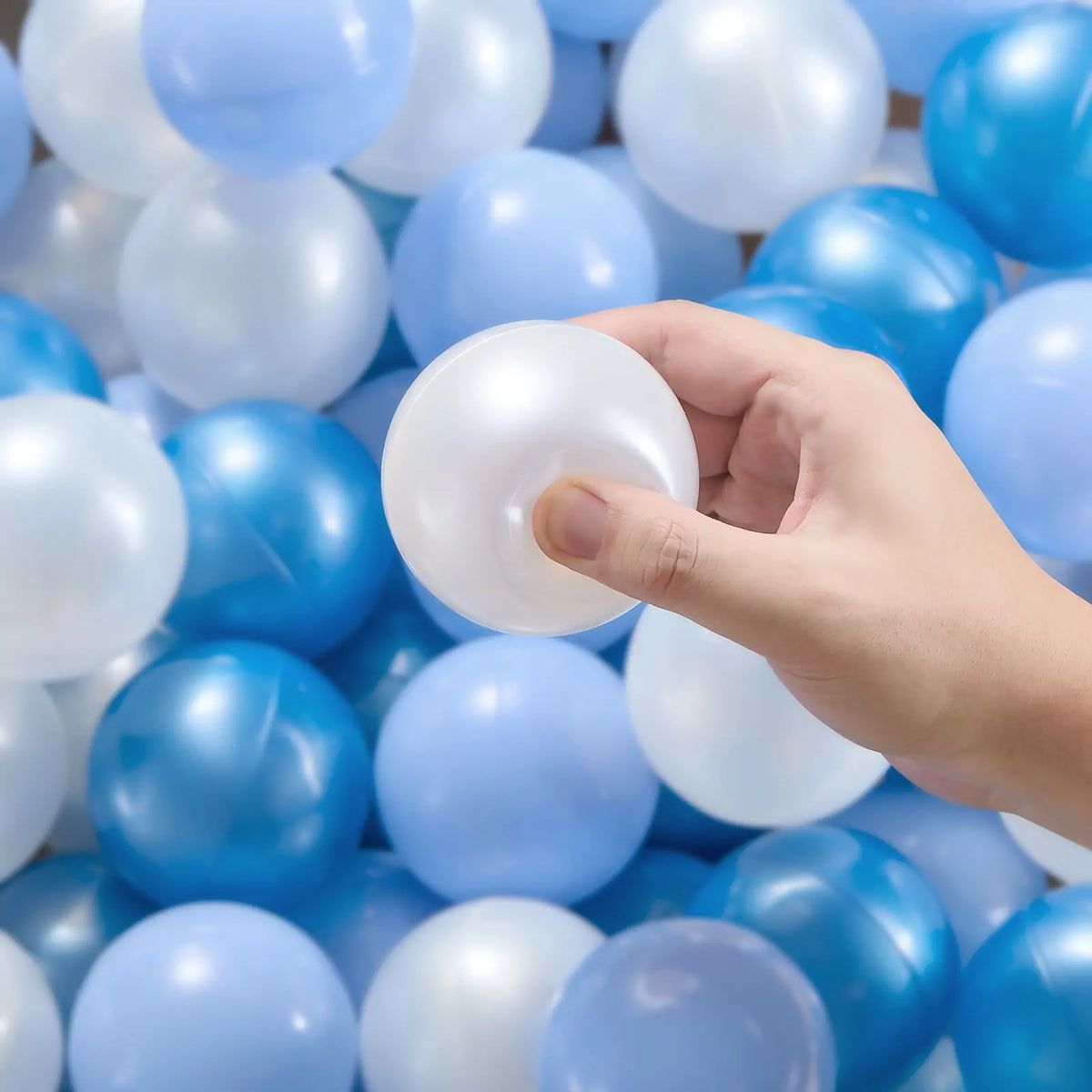 Tiny Land Ocean Balls, 200-Piece Set – Neutral Tones
