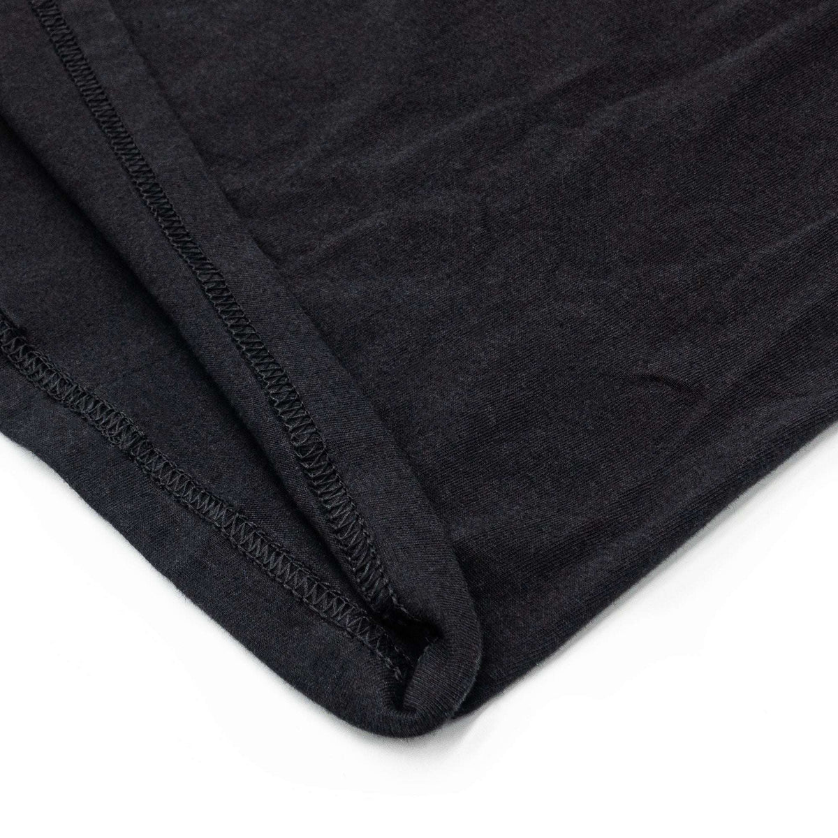 Black T-shirt double-stitched hem edge