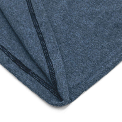 Gray heather T-shirt corner with double-stitched side seam and hem