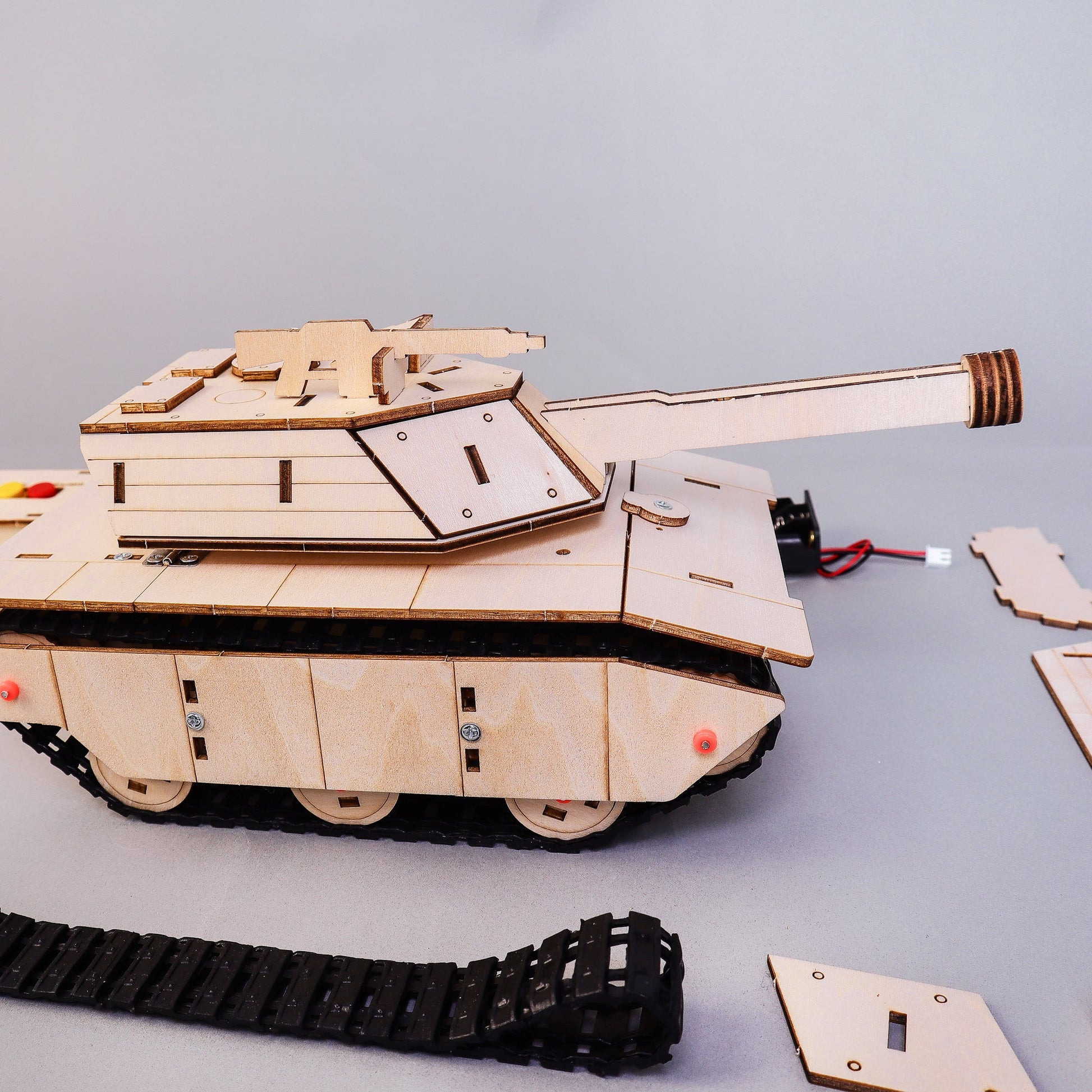 RC TankCam DIY Kit | Battle & Camera Mode STEM Toy for Ages 12+ - Niksstuff