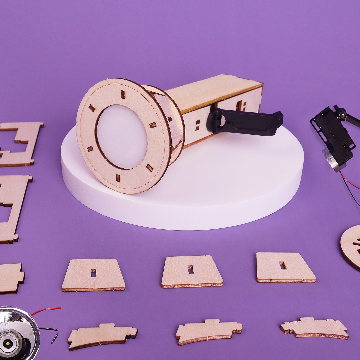 Hand-Crank Flashlight DIY Kit | Energy STEM Toy for Kids Ages 8+ - Niksstuff