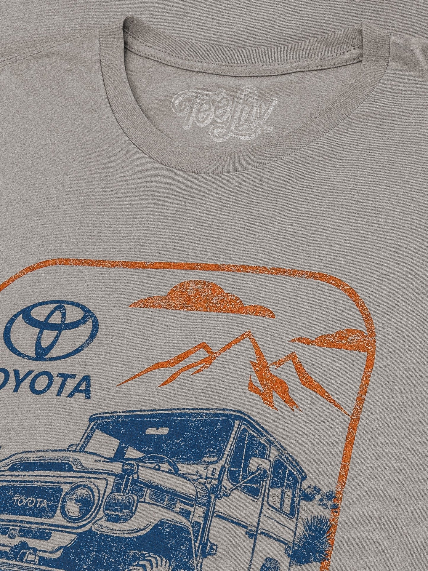 Toyota Land Cruiser 'Climb Higher' T-Shirt – Light Gray