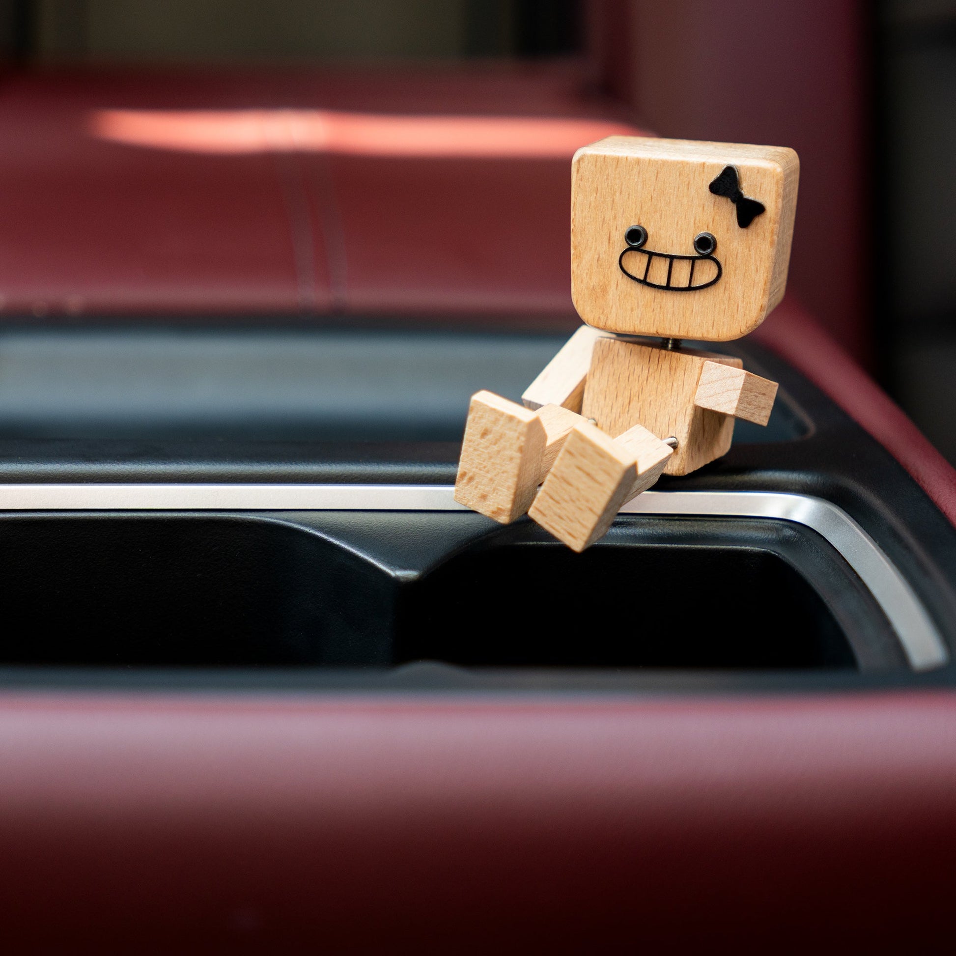 MoodBot Buddy | Wooden Robot with Interchangeable Expressions | Set of 2 - Niksstuff