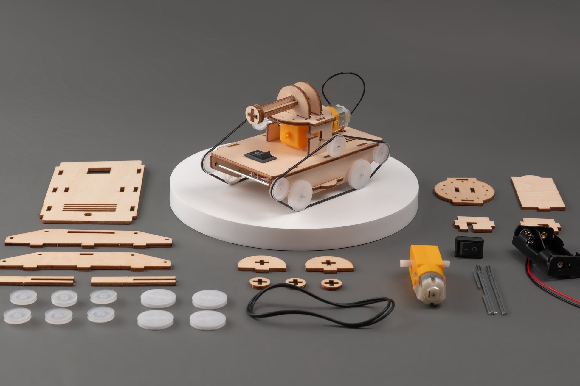 Rubber Band Tank DIY Kit | Engineering STEM Toy for Kids Ages 8+ - Niksstuff