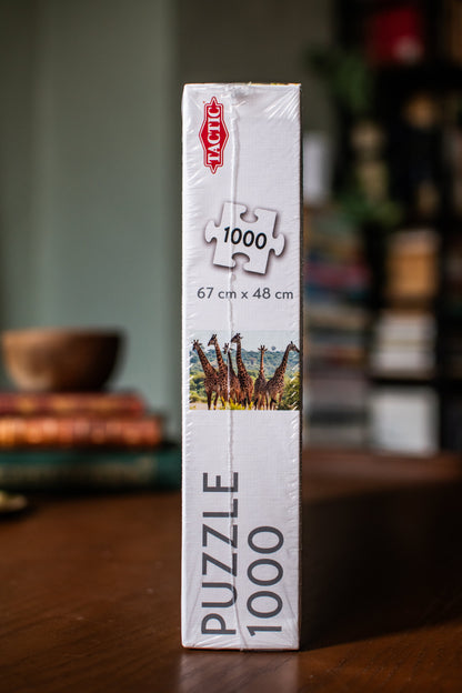 Giraffe Family 1,000-Piece Jigsaw Puzzle | Puzzle Lovers by Tactic | 67 × 48 cm