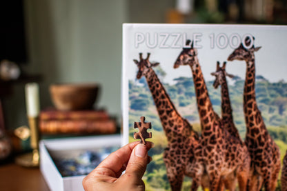 Giraffe Family 1,000-Piece Jigsaw Puzzle | Puzzle Lovers by Tactic | 67 × 48 cm