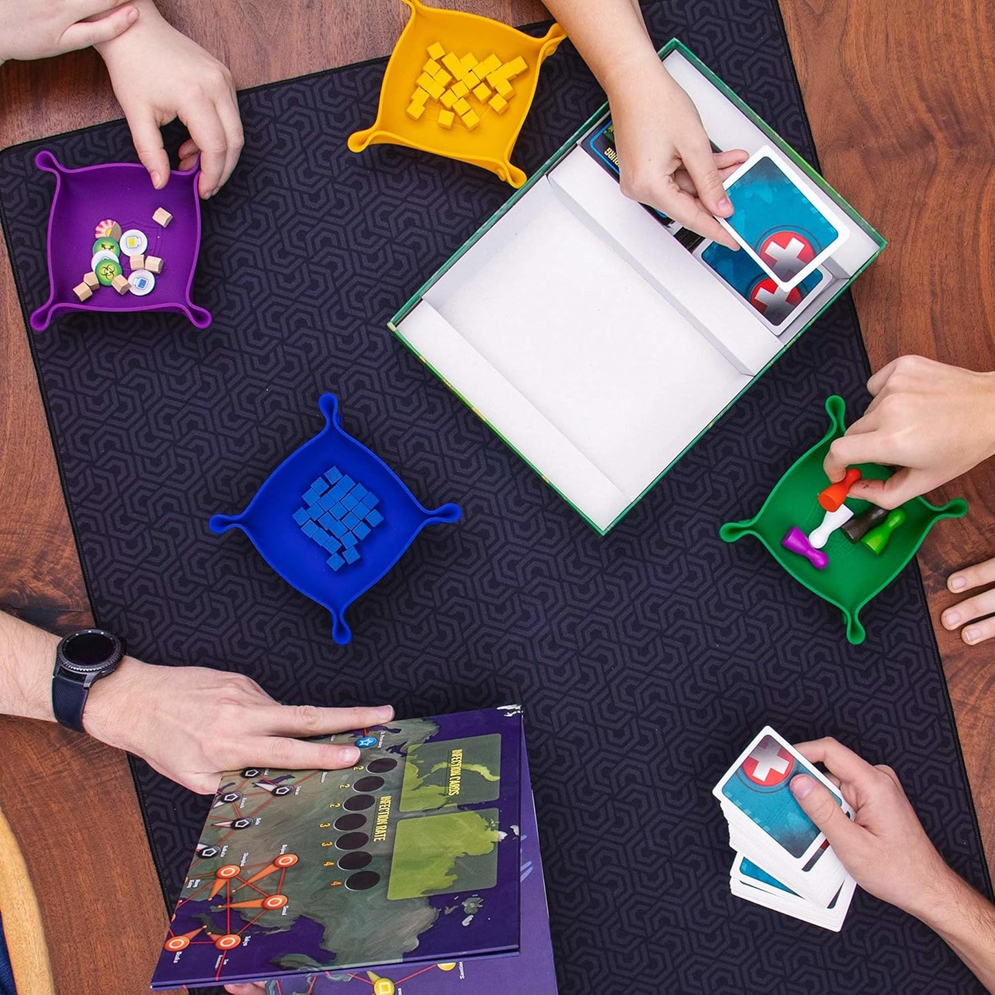 Roll-Play Board Game Mat | 3' x 4' Neoprene Gaming Mat | Waterproof | Carry Bag Included | Chucklebox - Niksstuff