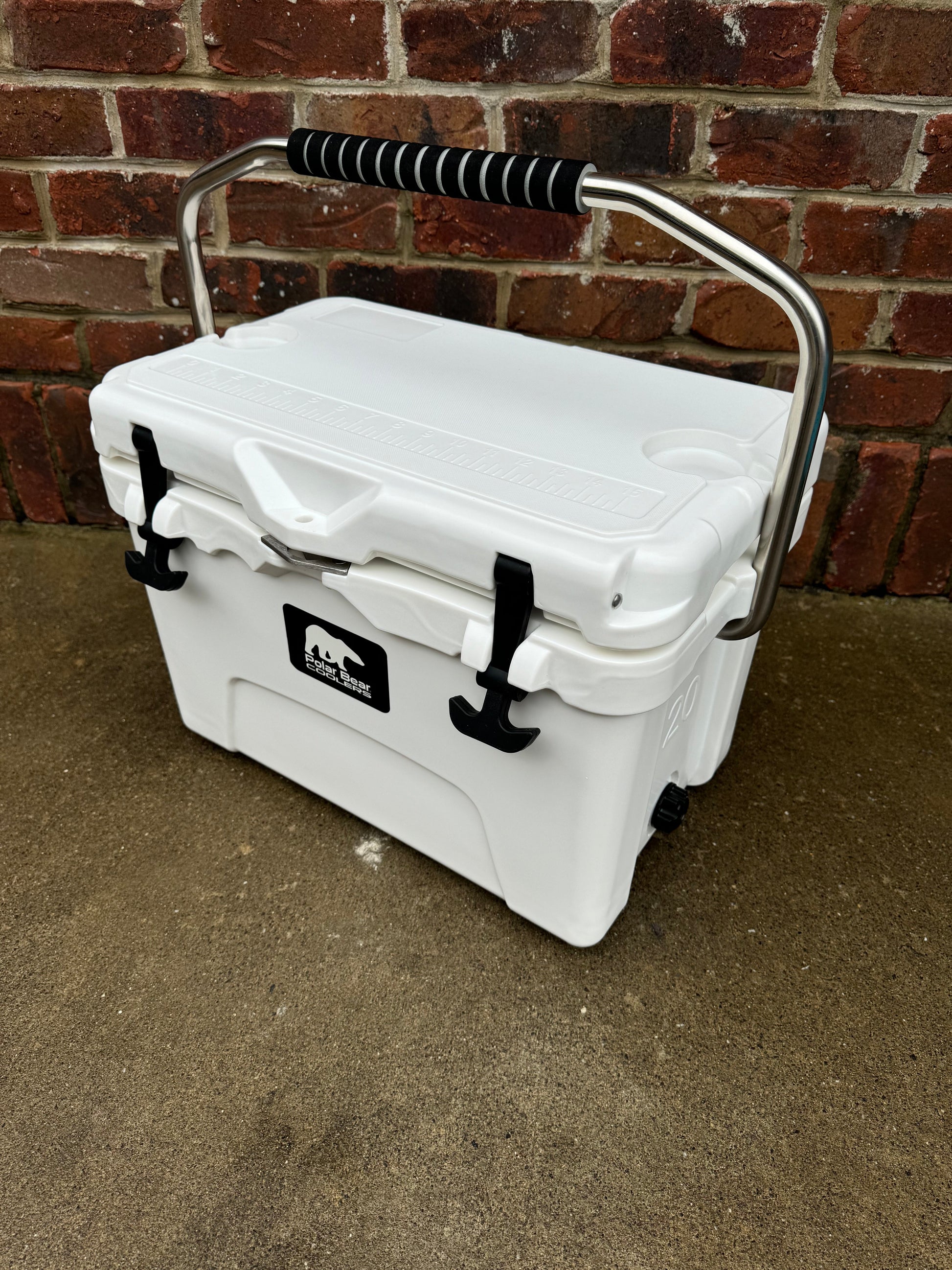 Polar Bear 20 Hard Cooler | 5-Day Ice Retention | Made in USA | 3 Colors - Niksstuff