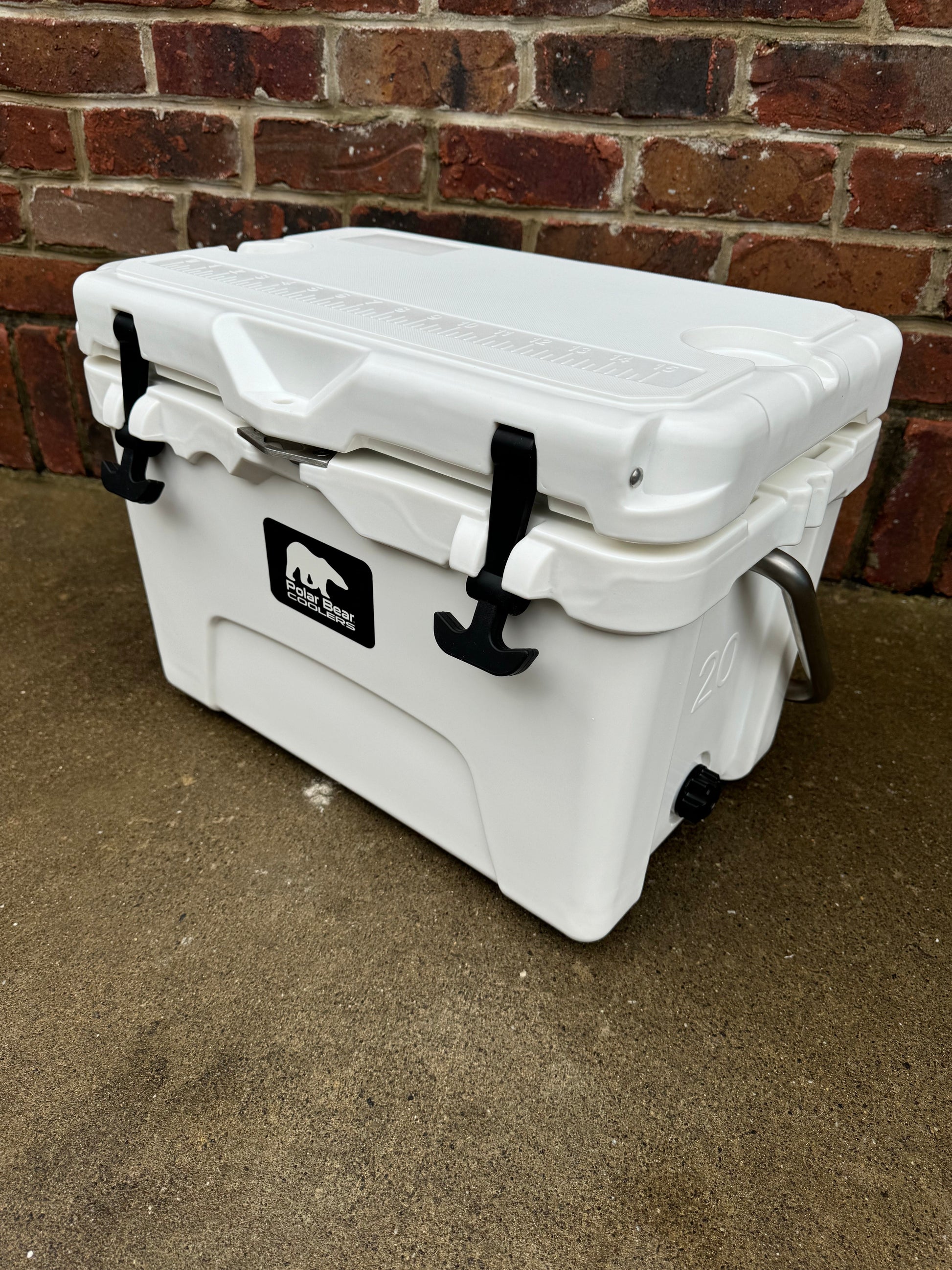Polar Bear 20 Hard Cooler | 5-Day Ice Retention | Made in USA | 3 Colors - Niksstuff