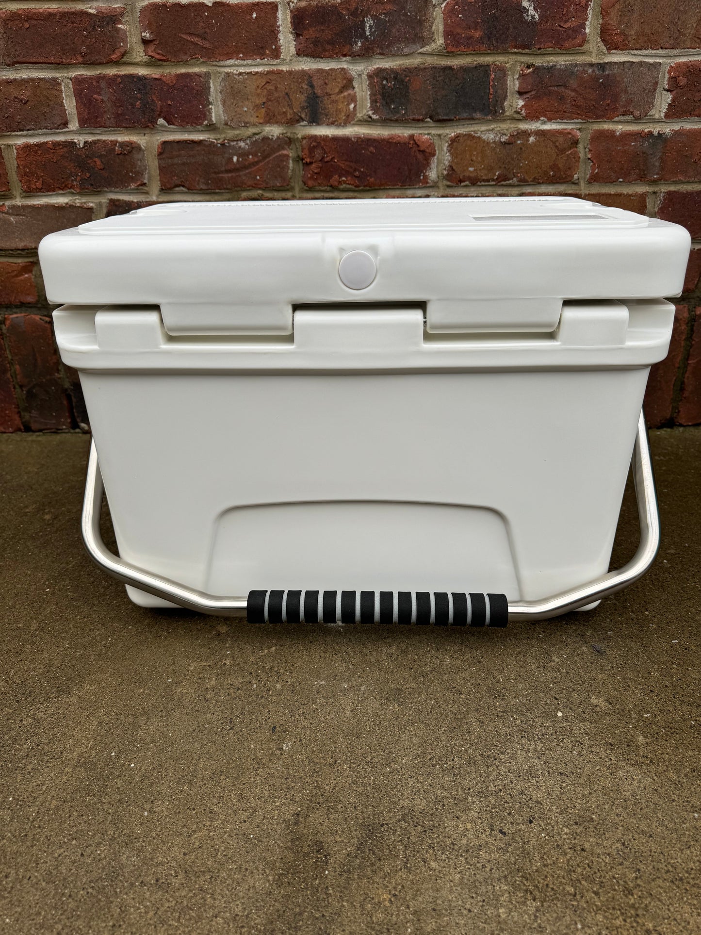 Polar Bear 20 Hard Cooler | 5-Day Ice Retention | Made in USA | 3 Colors - Niksstuff