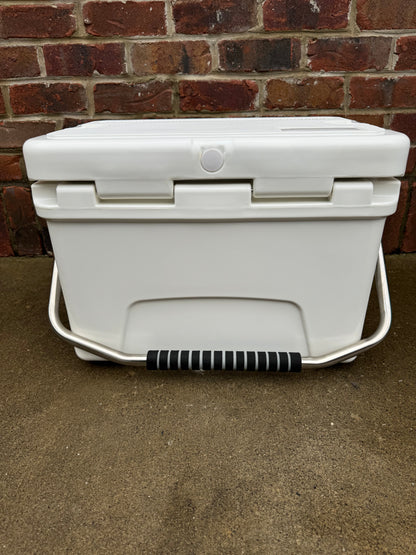 Polar Bear 20 Hard Cooler | 5-Day Ice Retention | Made in USA | 3 Colors - Niksstuff