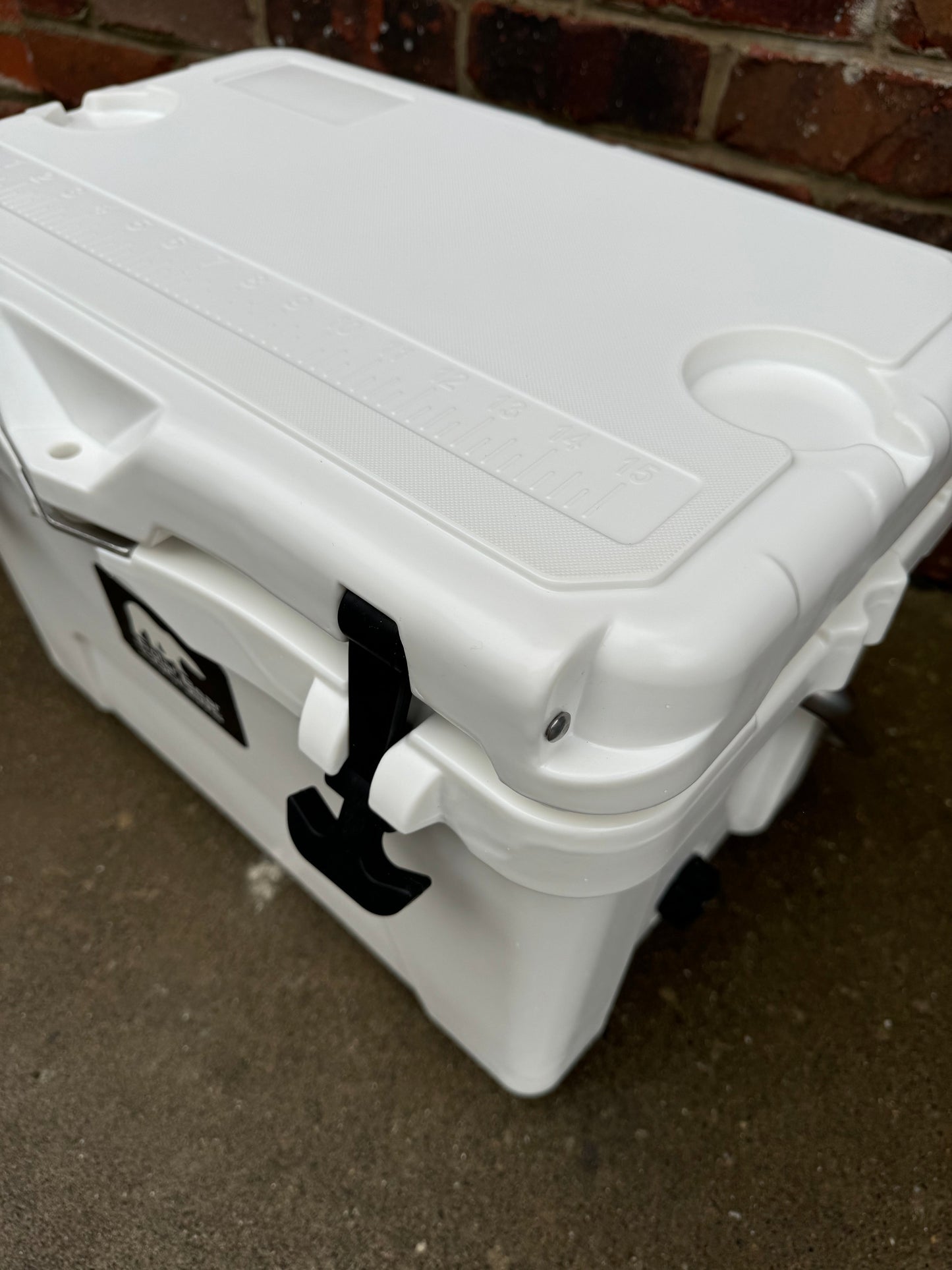 Polar Bear 20 Hard Cooler | 5-Day Ice Retention | Made in USA | 3 Colors - Niksstuff