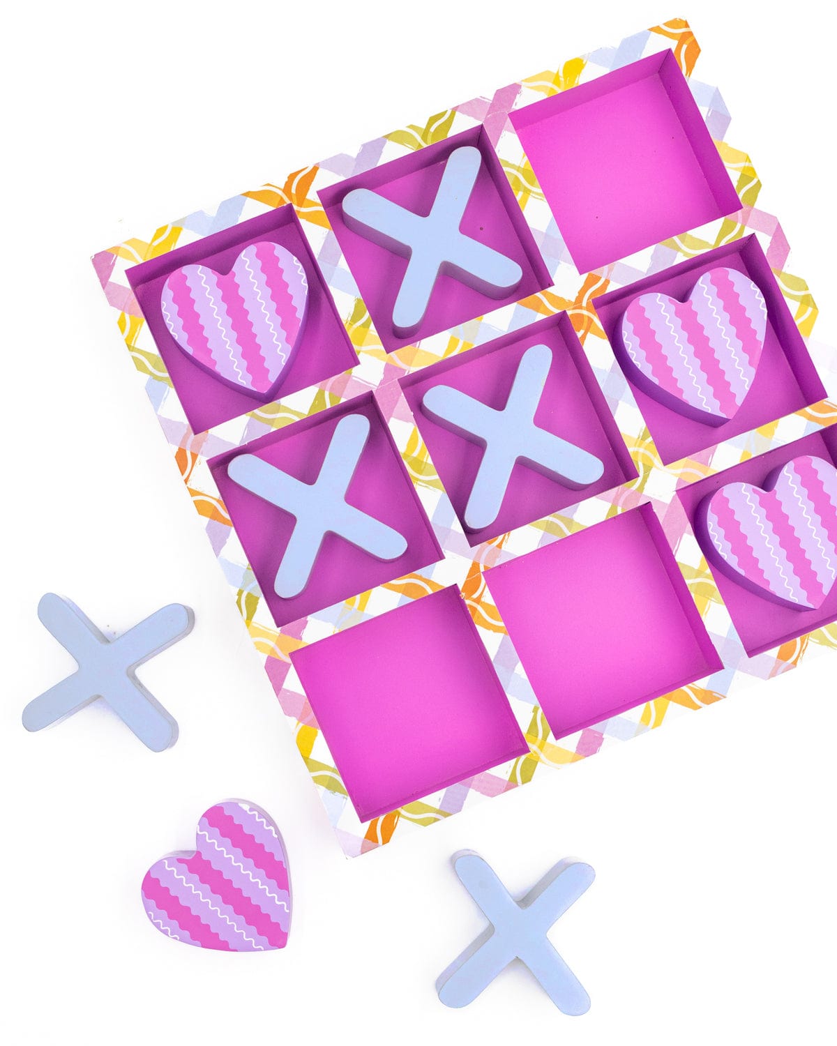 Tic-Tac-Totally Fun Tabletop Game Set | 3D Board | Plaid Design | Heart Pieces | Packed Party - Niksstuff