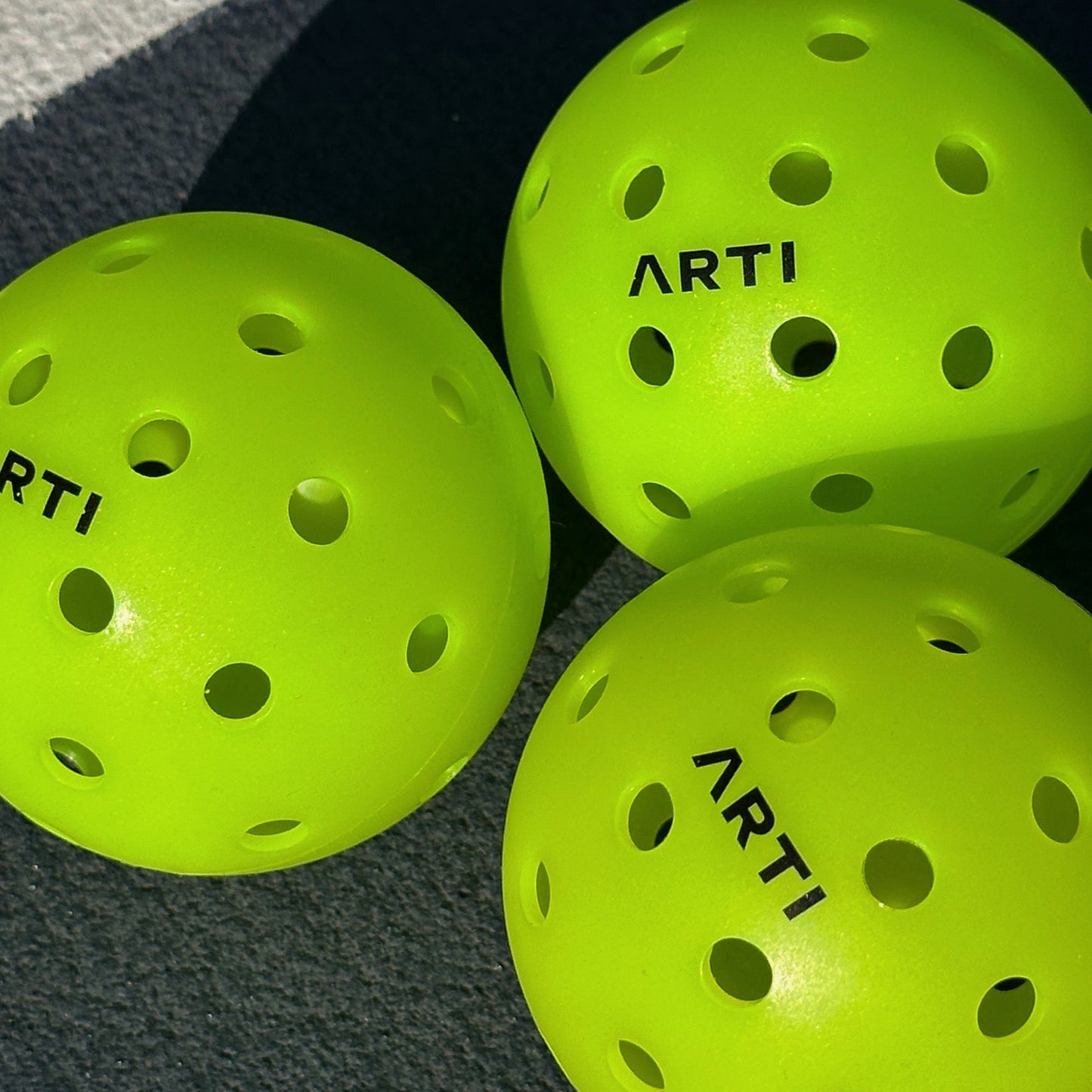 ARTI Outdoor Pickleball | ARTI-40 | LLDPE | Regulation Size 2.91" | 0.9-0.93oz | High-Visibility - Niksstuff