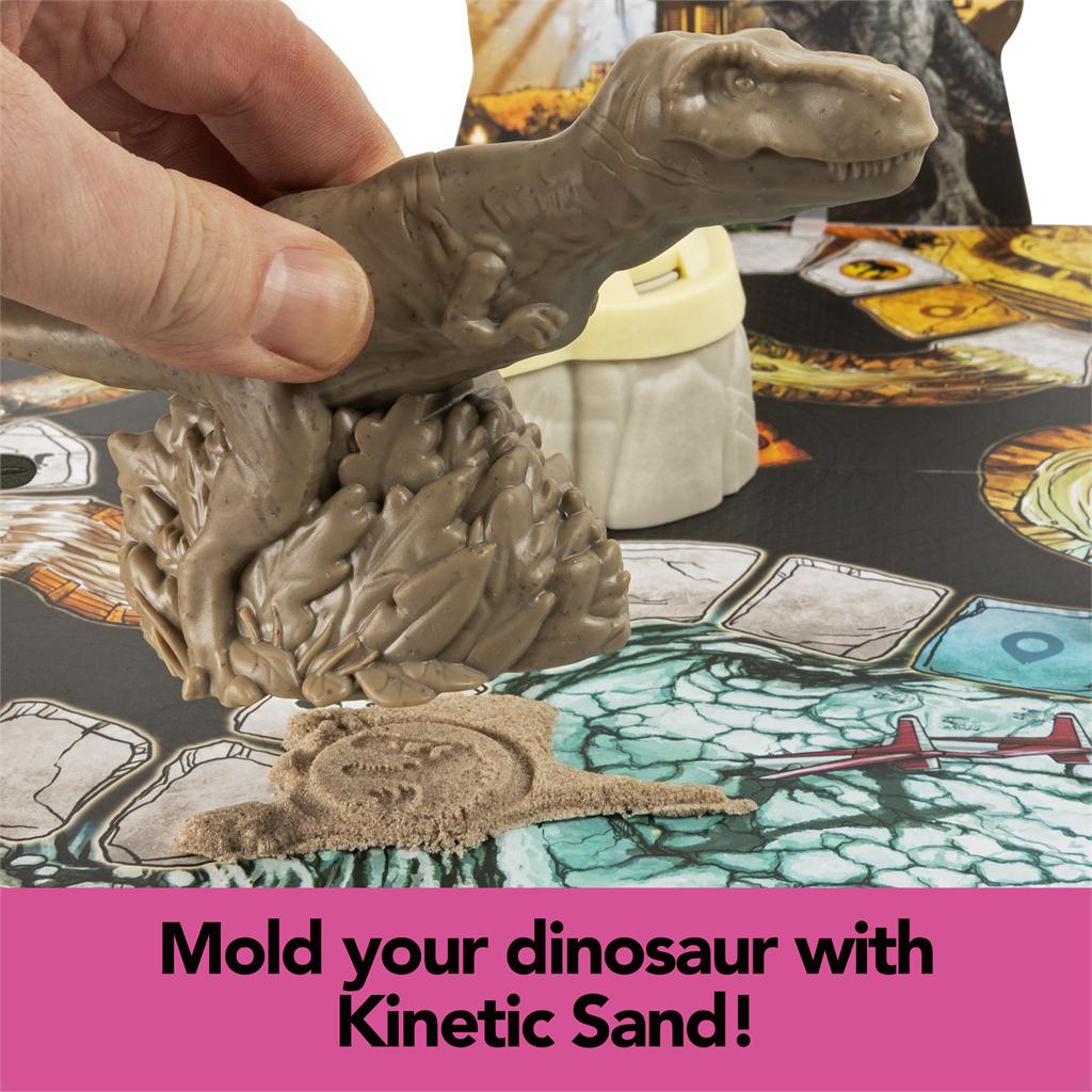 Jurassic World Dominion Stomp N' Smash Board Game with Kinetic Sand – Ages 5+