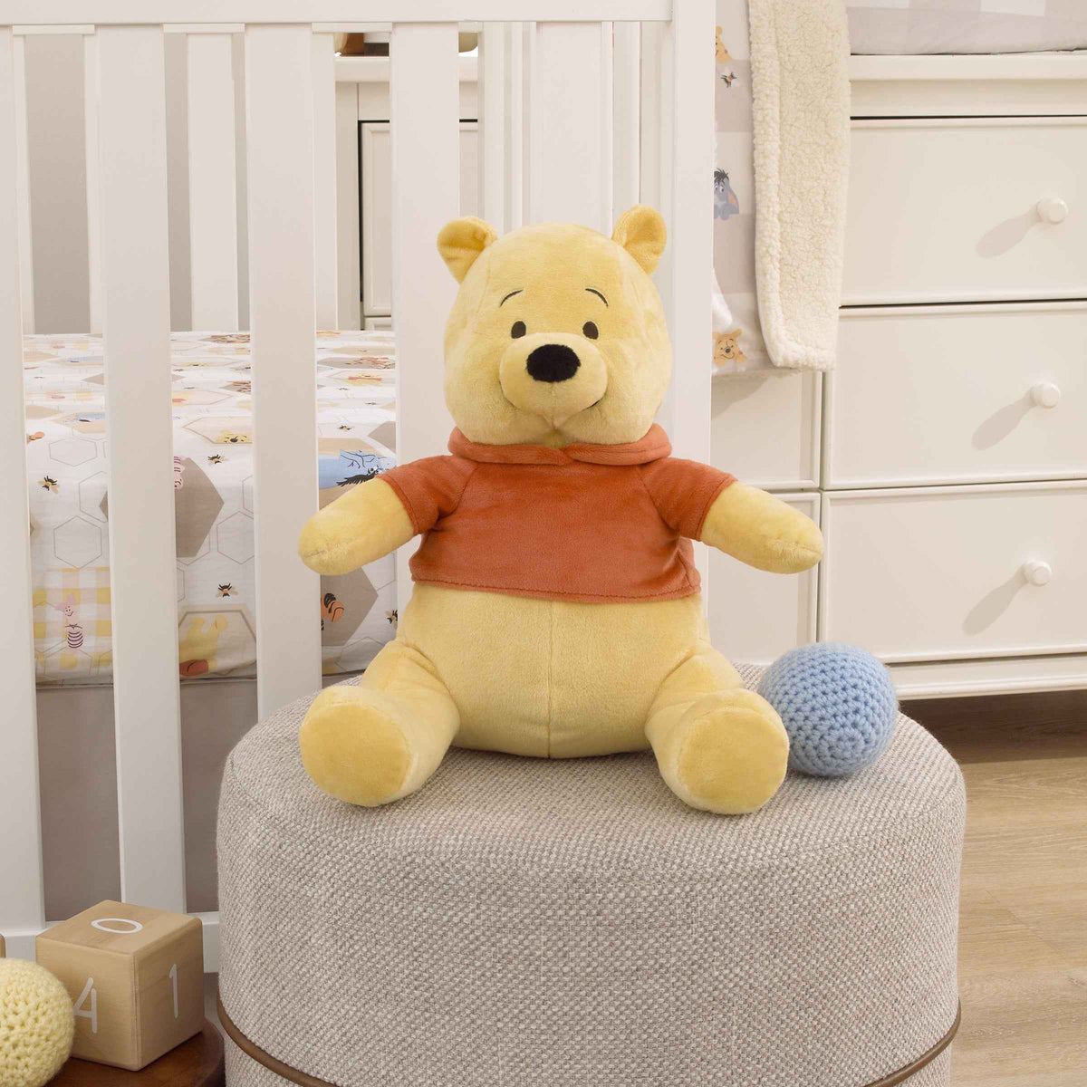 Disney Hugs & Honeycombs Winnie the Pooh Plush